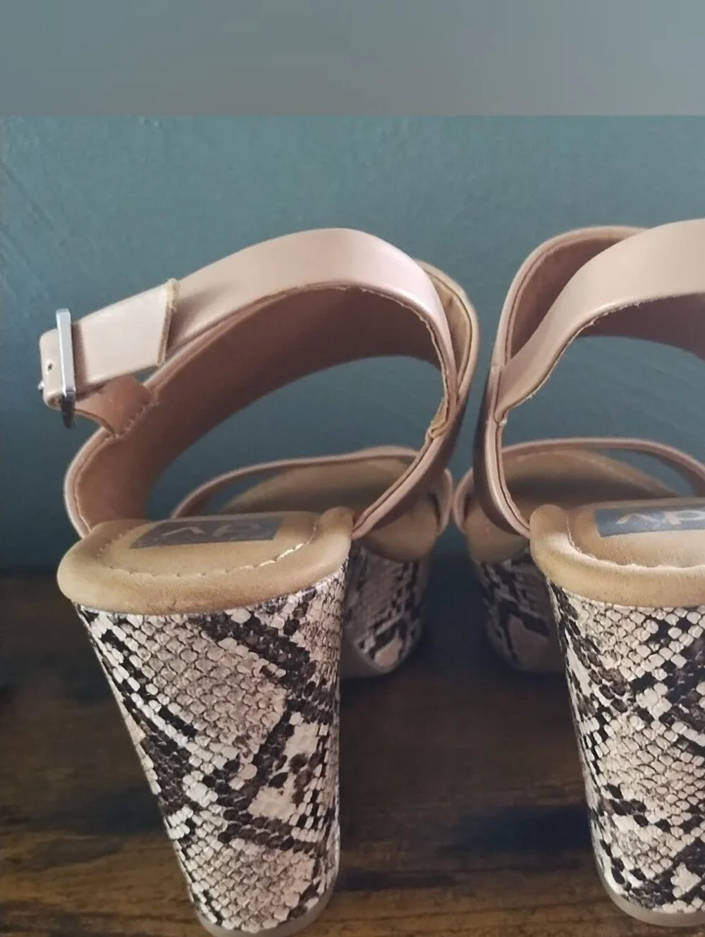 DV Dolce Vita Womens 8.5 Snake Print & Nude Block Heel Platform Oiska Sandals
